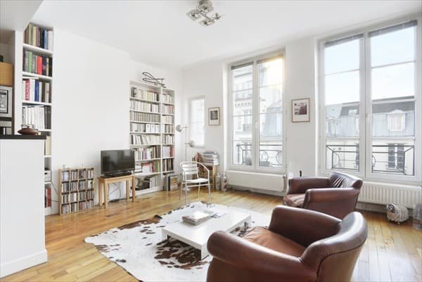 Séjour d’un appartement parisien dans le quartier du Marais