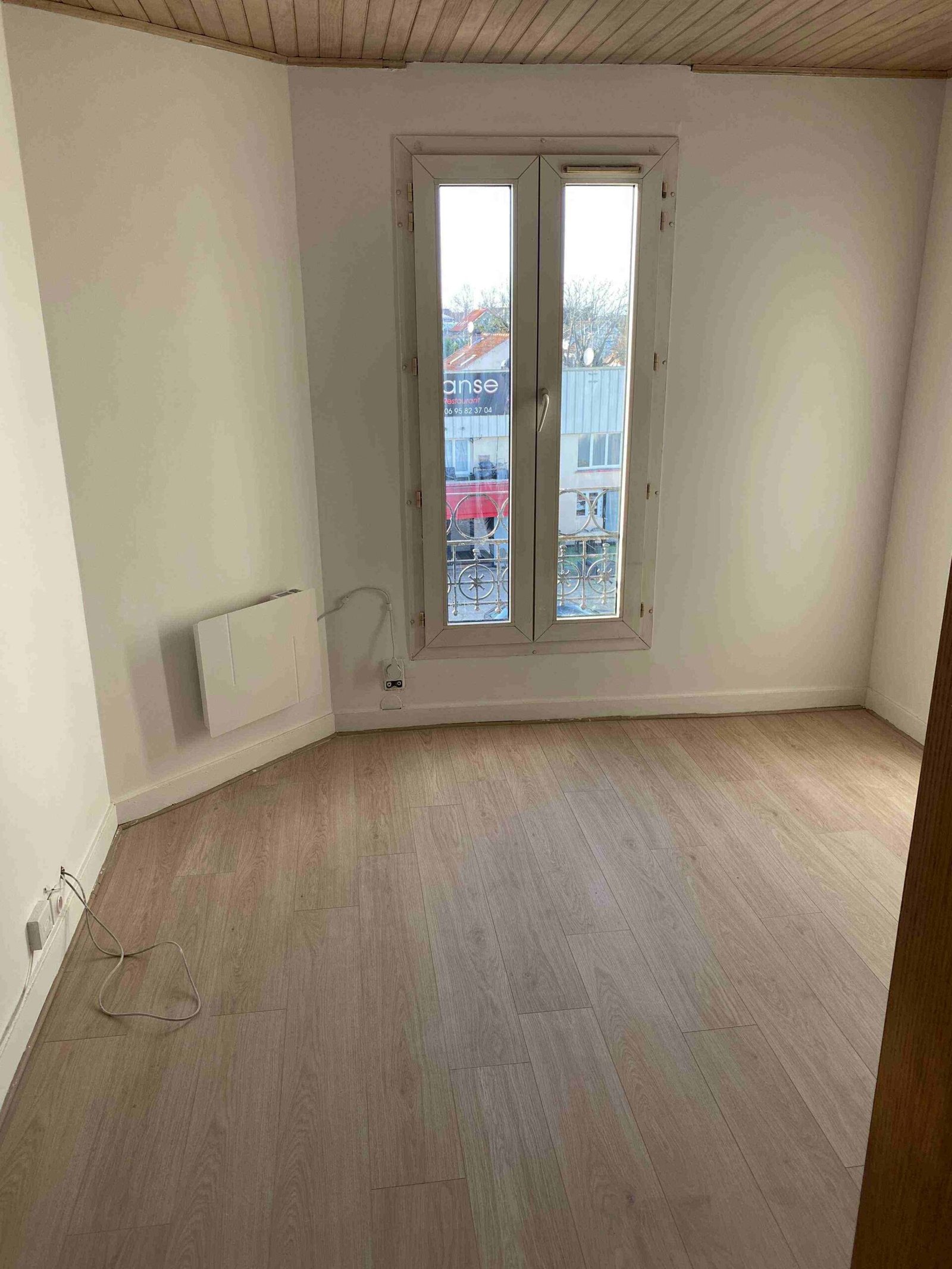 Chambre 2 avant rénovation — Champigny-sur-Marne